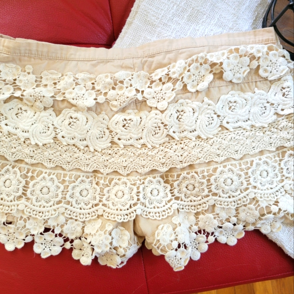 Lace shorts